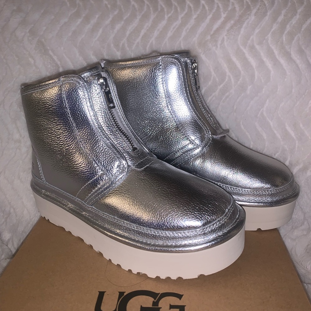 UGG Neumel platform zip shine